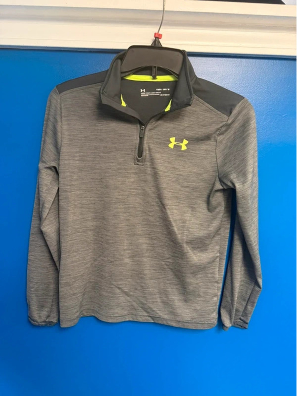 Under Armour Youth Medium Gray Neon Yellow 1/4 Zip HeatGear Pullover